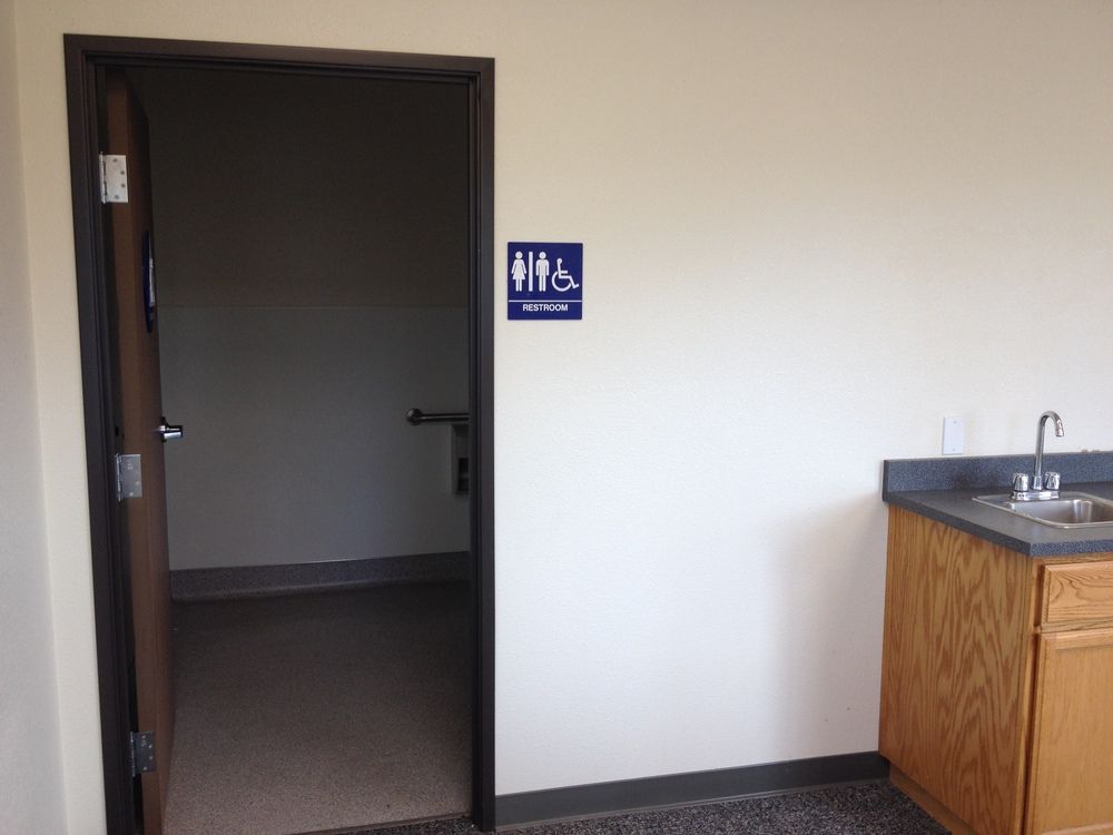 Industrial Shop/Warehouse: 1135 Prestige Way, Redding, CA 96003